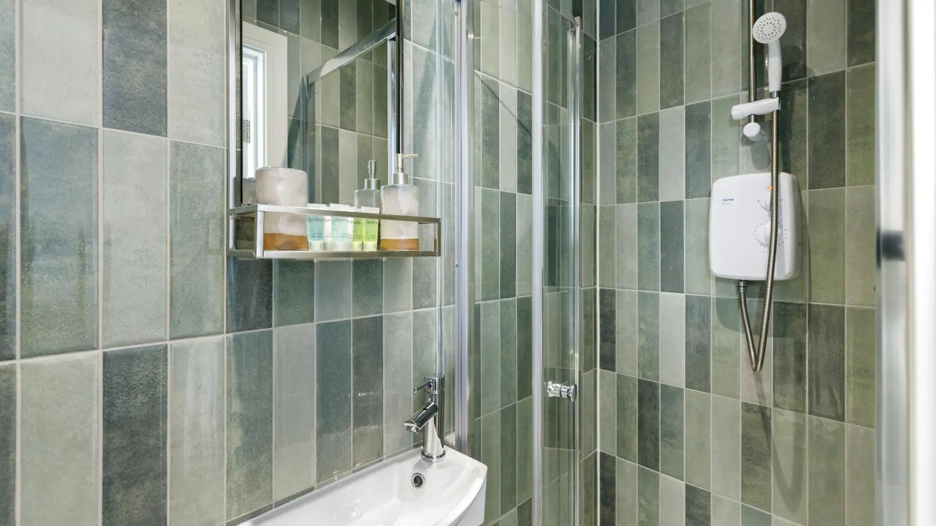 Apartament City Living Refined: Studio With Full Kitchen Londyn