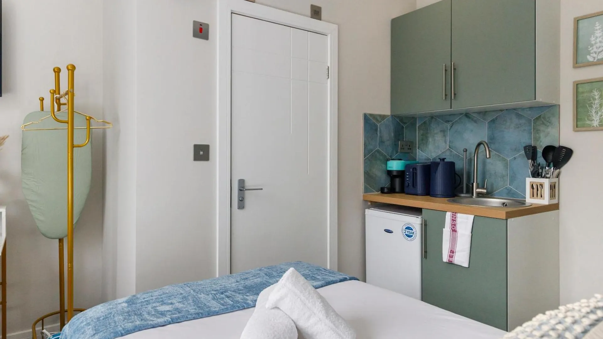 Apartament City Living Refined: Studio With Full Kitchen Londyn