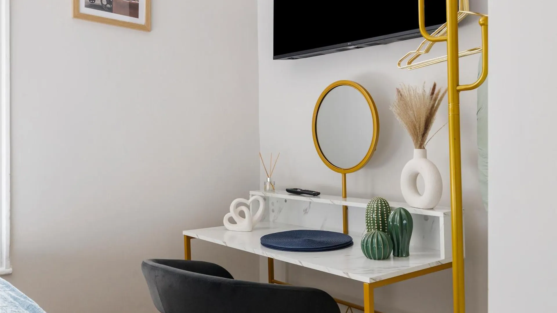 City Living Refined: Studio With Full Kitchen Londyn Apartament