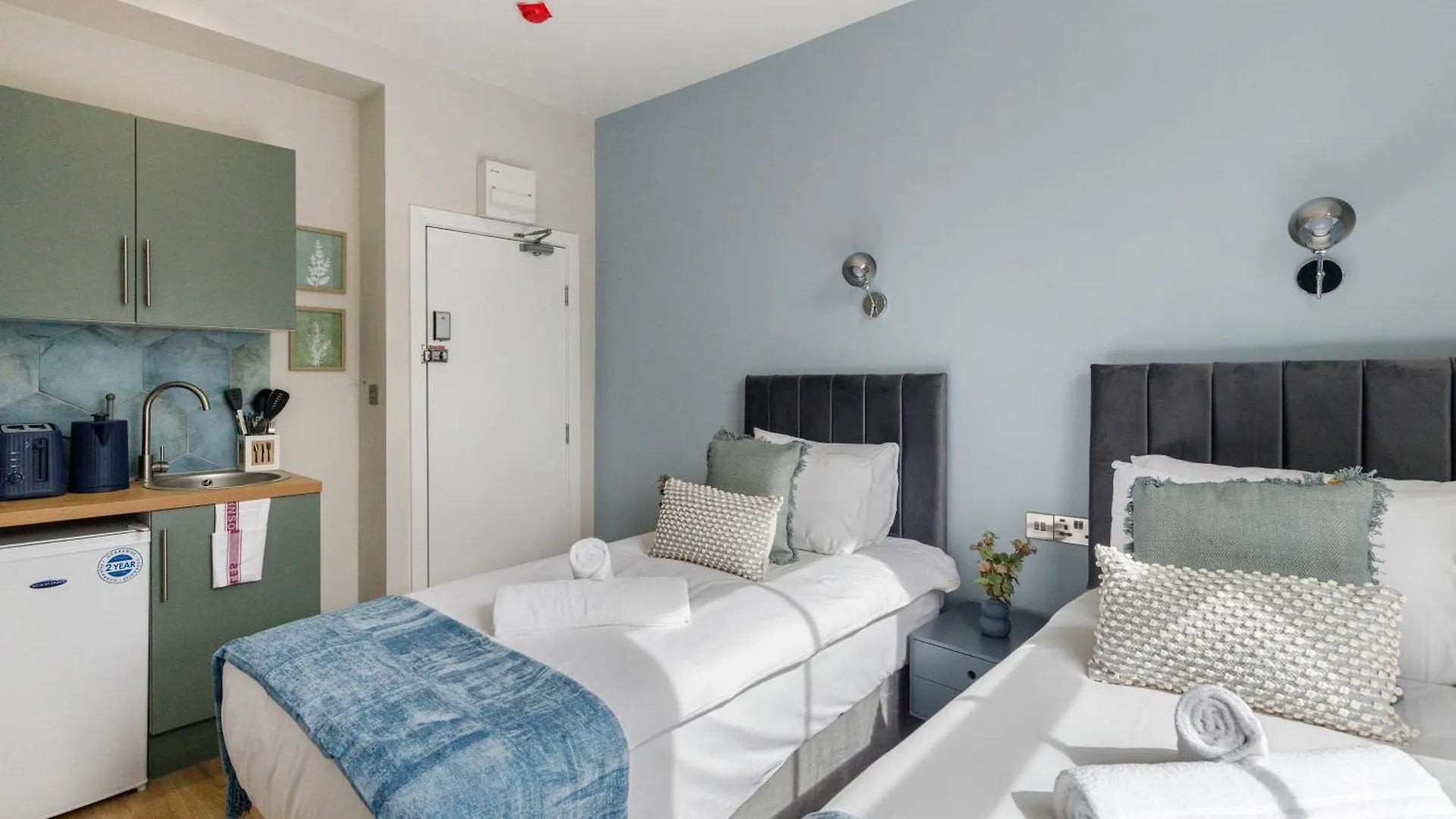 City Living Refined: Studio With Full Kitchen London 0*,  United Kingdom
