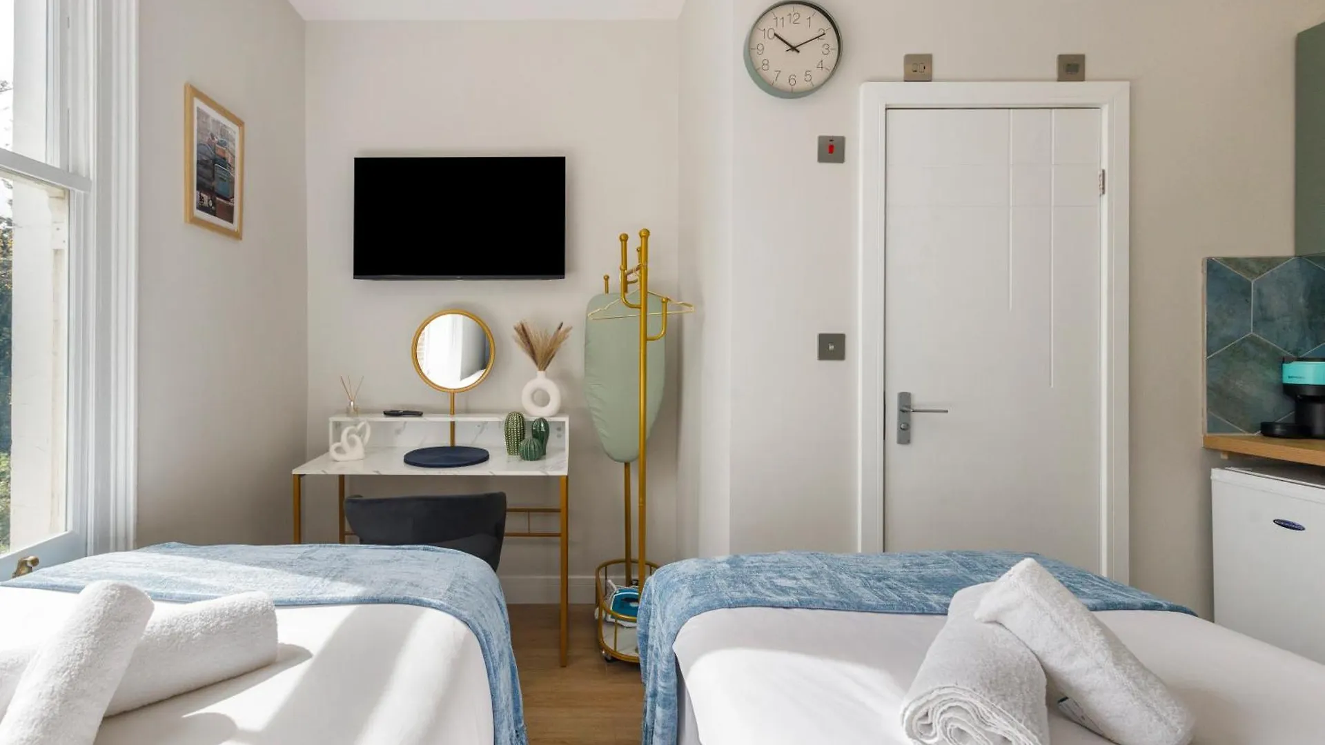 City Living Refined: Studio With Full Kitchen Londyn