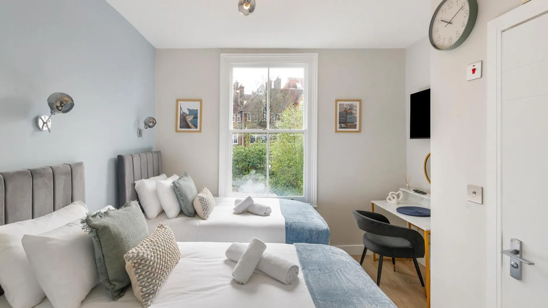 City Living Refined: Studio With Full Kitchen Londyn